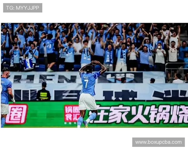 韦斯利梅开二度助力深圳新鹏城领先青岛海牛半场2-0